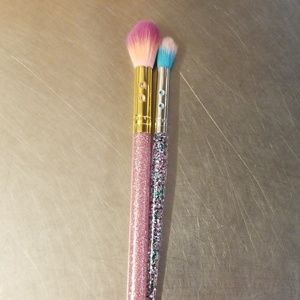 Eyeshadow brushes
